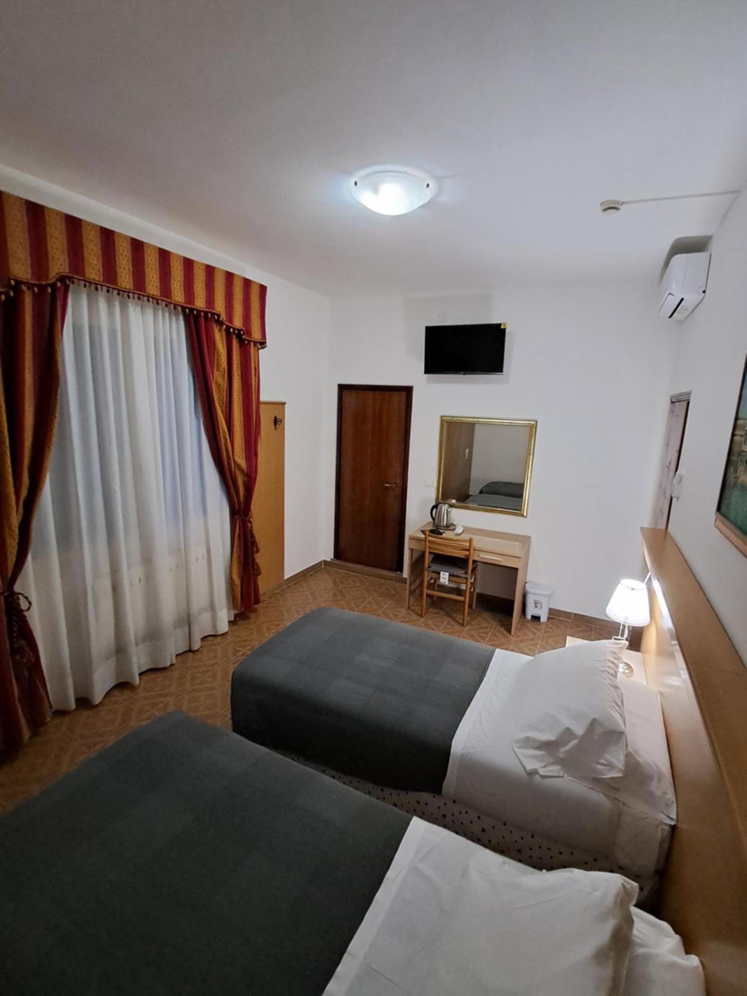 Hotel Tito 2 Mestre Exterior photo