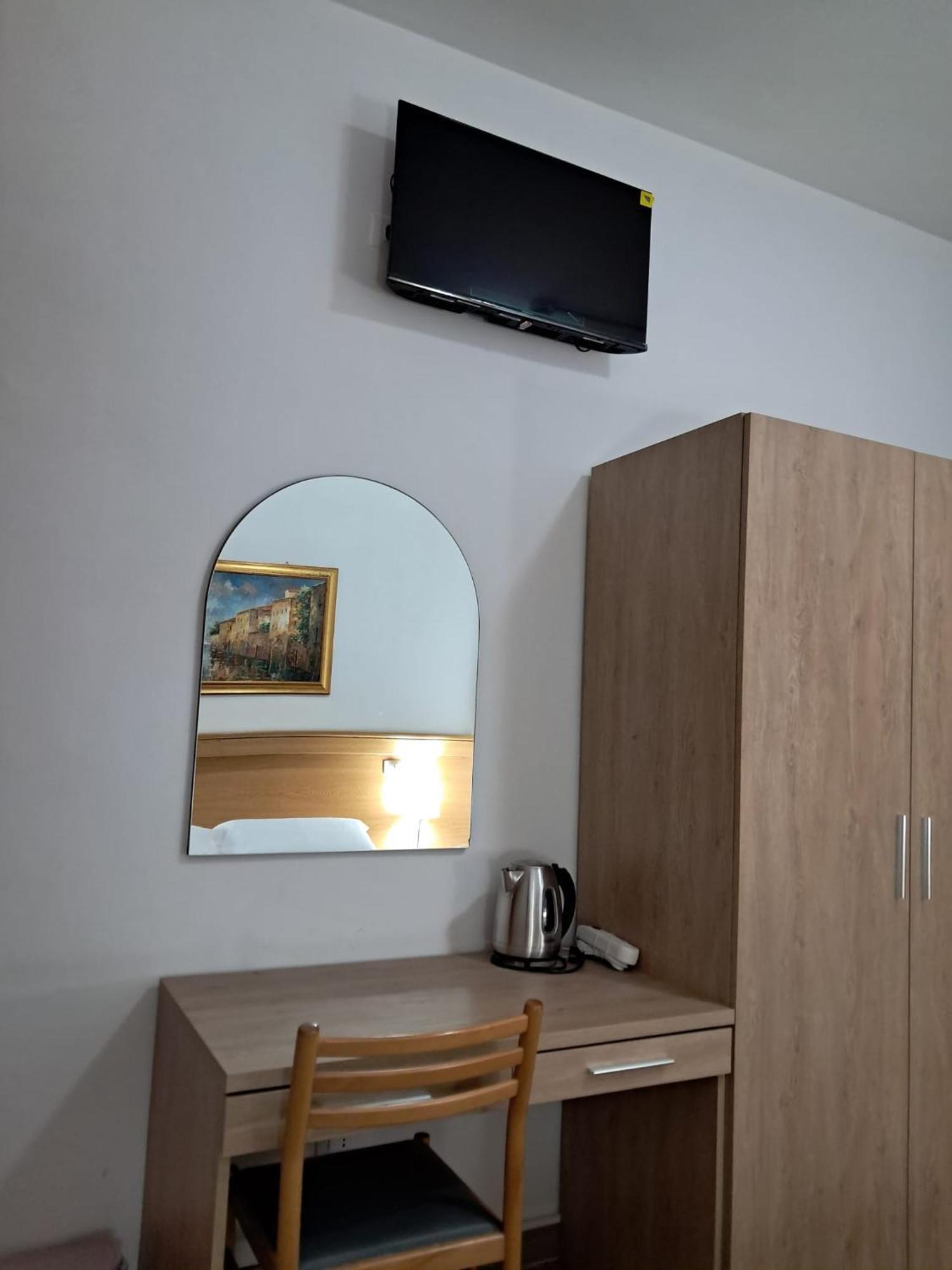 Hotel Tito 2 Mestre Exterior photo